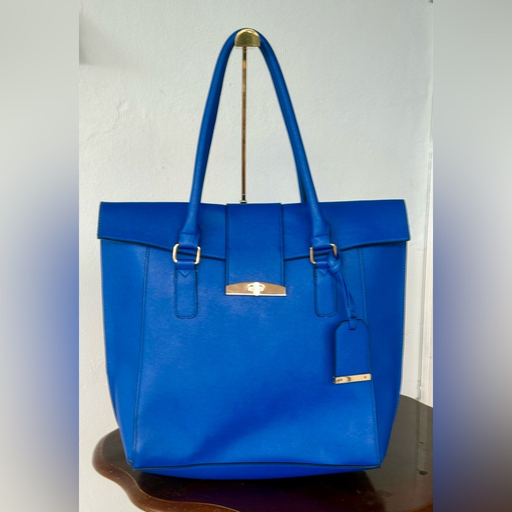 Royal Blue Large Tote Bag with Gold twist-lock and blue tag, EUC